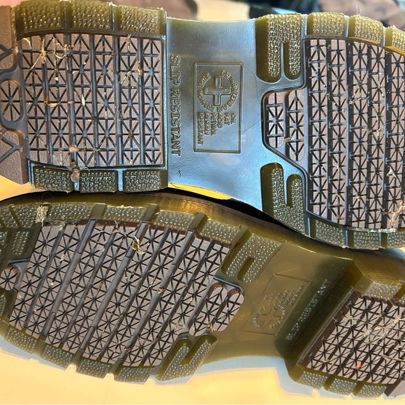 NWOT Dr. Martens Napa Leather Chelsea Boot - Picture 5 of 5